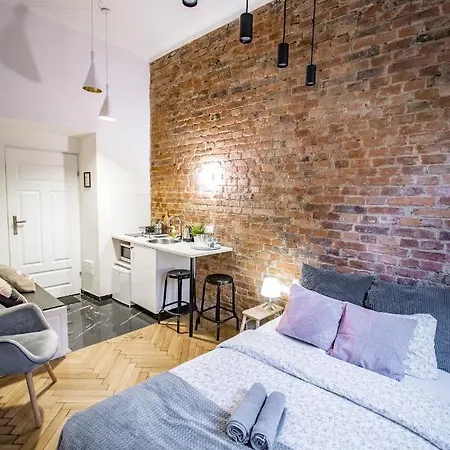 Lägenhetshotell Lion 3*