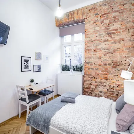 Lion Hotel apartamentowy *